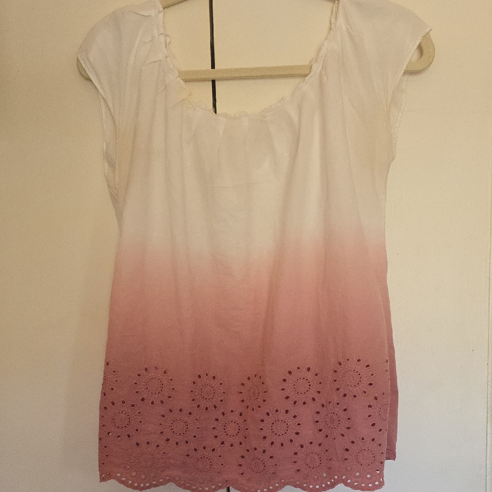 Source Unknown Pink and White Blouse with Elegant Design